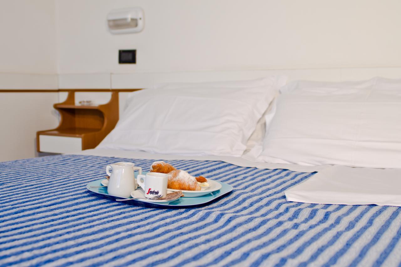 Hotel Montecarlo Rimini Dış mekan fotoğraf