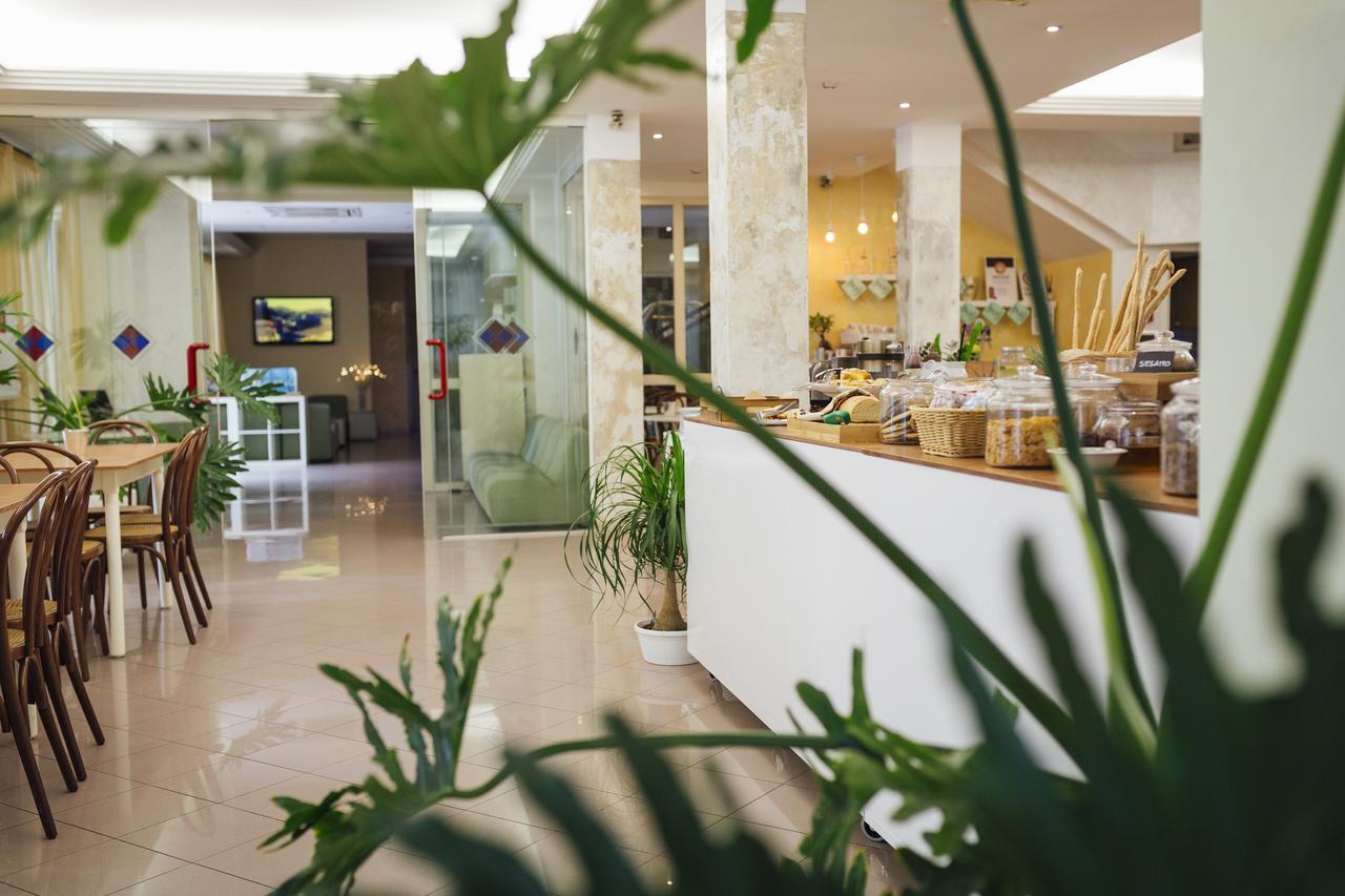 Hotel Montecarlo Rimini Dış mekan fotoğraf