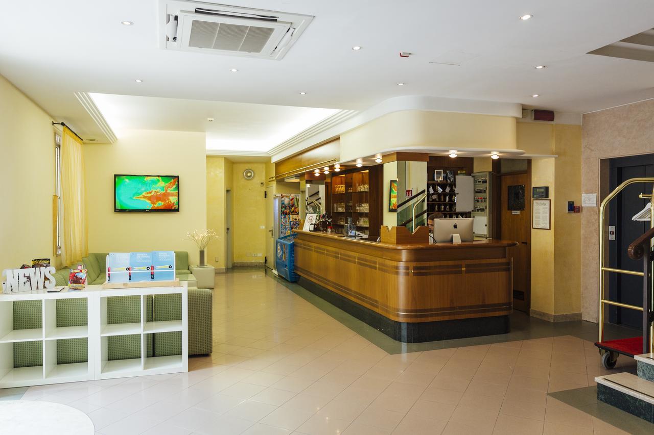 Hotel Montecarlo Rimini Dış mekan fotoğraf