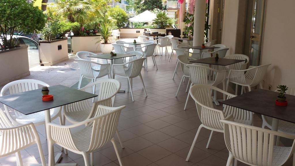 Hotel Montecarlo Rimini Dış mekan fotoğraf